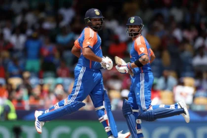 Virat and Rohit running between the wickets